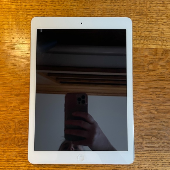 iPad Air 2nd Gen (2014) - Picture 3 of 5